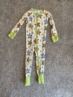 Kiki + Lulu 18-24 month Kids Star Print One-Piece Pajamas with Lime Trim